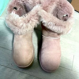 pink Ugg shoes